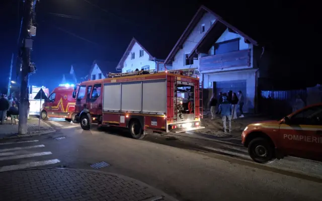 Autospeciale de pompieri la o intervenție