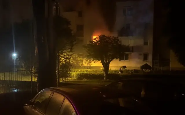 Incendiul dintr-un bloc din Mediaș. 45 de persoane evacuate, cinci evaluate medical