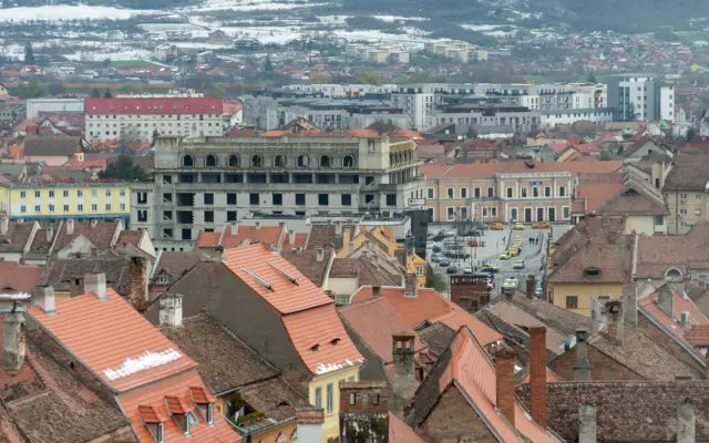 Județul Sibiu e între primele zece după ponderea copiilor. În 2023 avea mai mulți vârstnici decât tineri